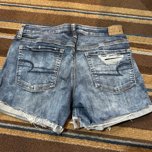 American eagle ripped jean shorts - Picture 2 of 3